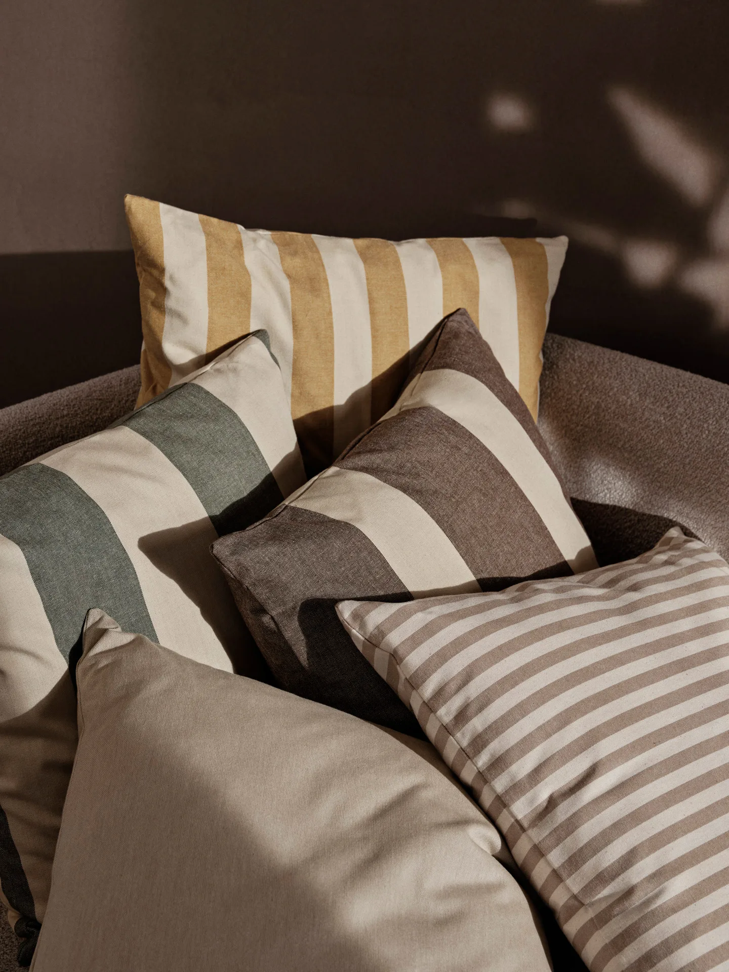 Strand outdoor kussenhoes 50x50 cm, Carob brown-parchment Ferm Living