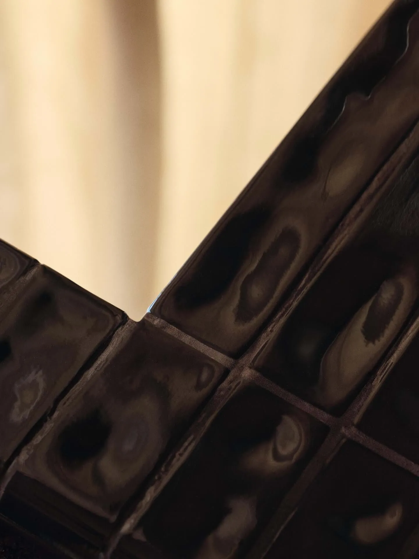 Tiling spiegel, Dark chocolate, 59x85 cm Ferm Living