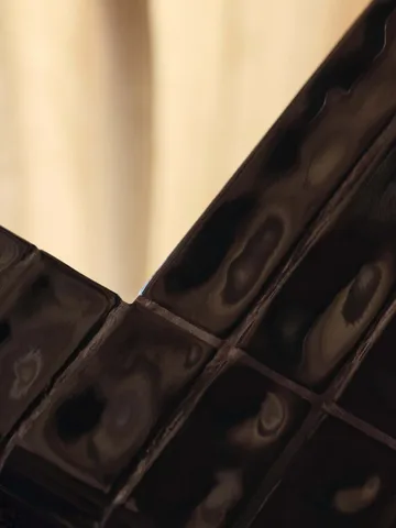 Tiling spiegel - Dark chocolate, 59x85 cm - Ferm Living