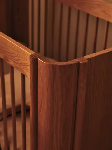 Tilu ledikant - Natural oak, 129x68,5x80 cm - Ferm Living