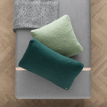 Turn Daybed - stof fiord by kvadrat bordeaux, zwart onderstel - ferm LIVING