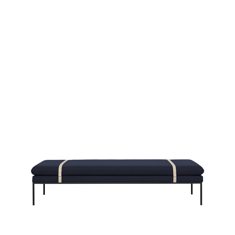 ferm LIVING Turn Daybed stof fiord by kvadrat donkerblauw, zwart onderstel