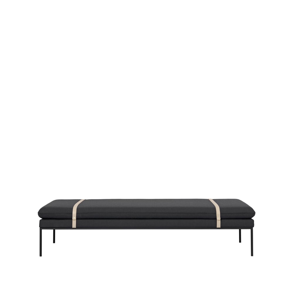 ferm LIVING Turn Daybed stof fiord by kvadrat donkerblauw, zwart onderstel