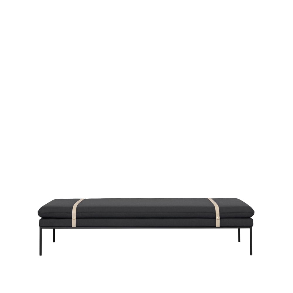 ferm LIVING Turn Daybed stof fiord by kvadrat donkerblauw, zwart onderstel