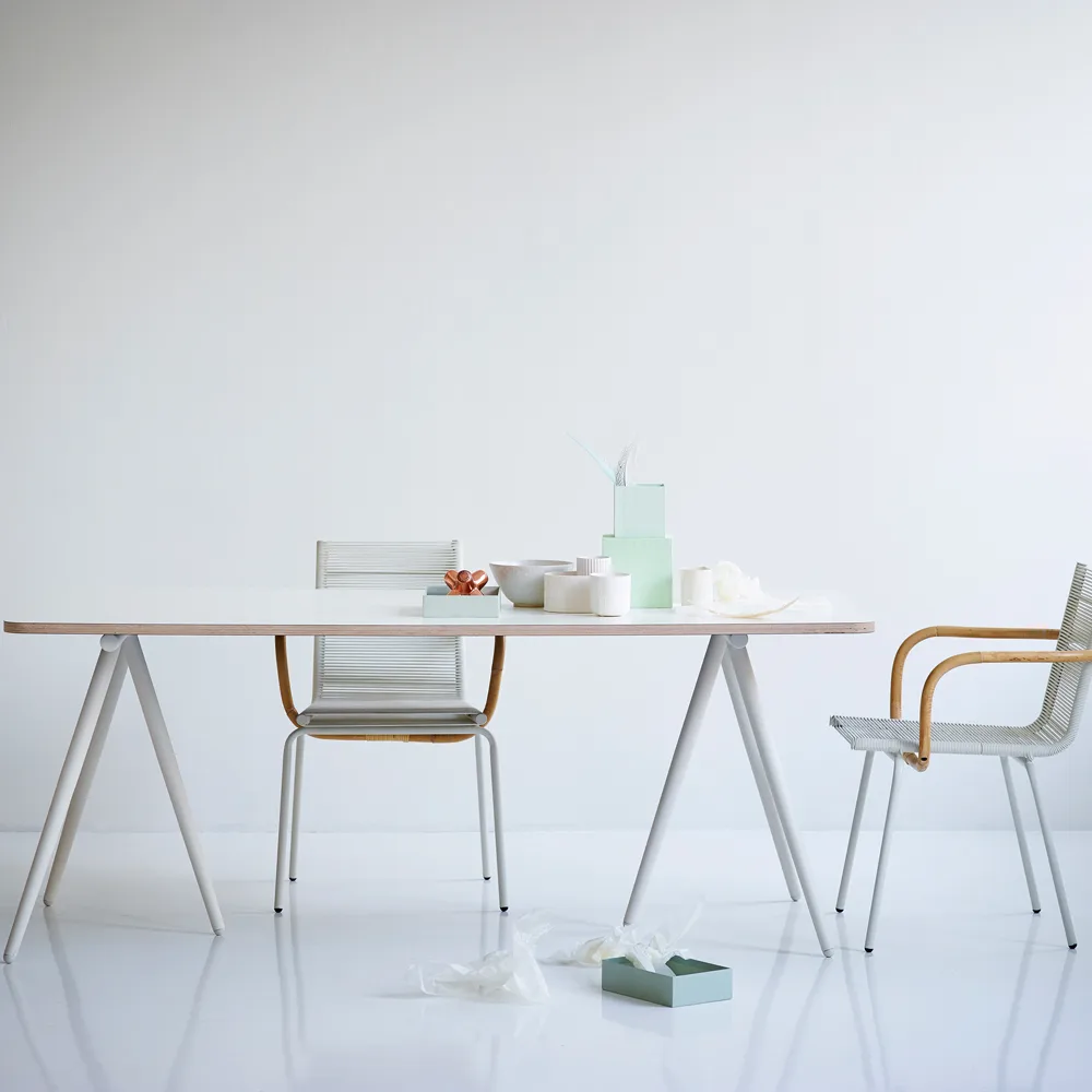 Turn Daybed, stof fiord by kvadrat donkerblauw, zwart onderstel Ferm Living