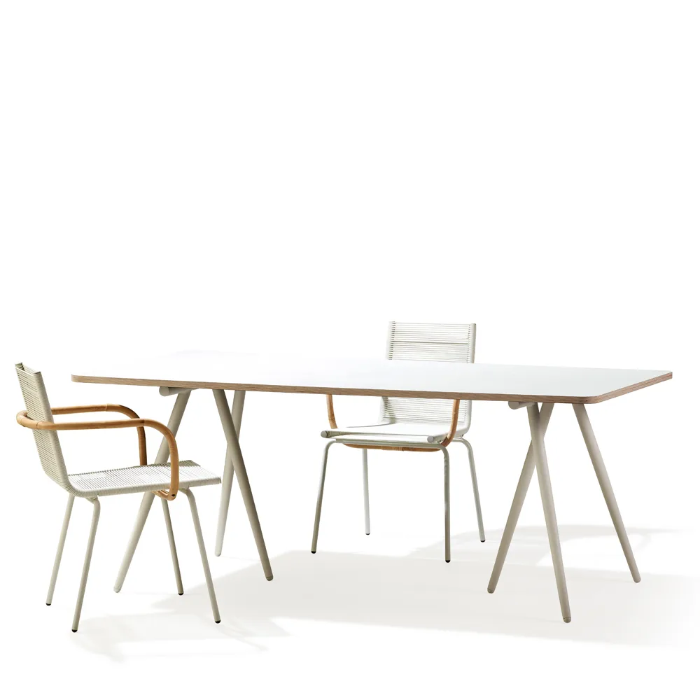 Turn Daybed, stof fiord by kvadrat donkerblauw, zwart onderstel Ferm Living