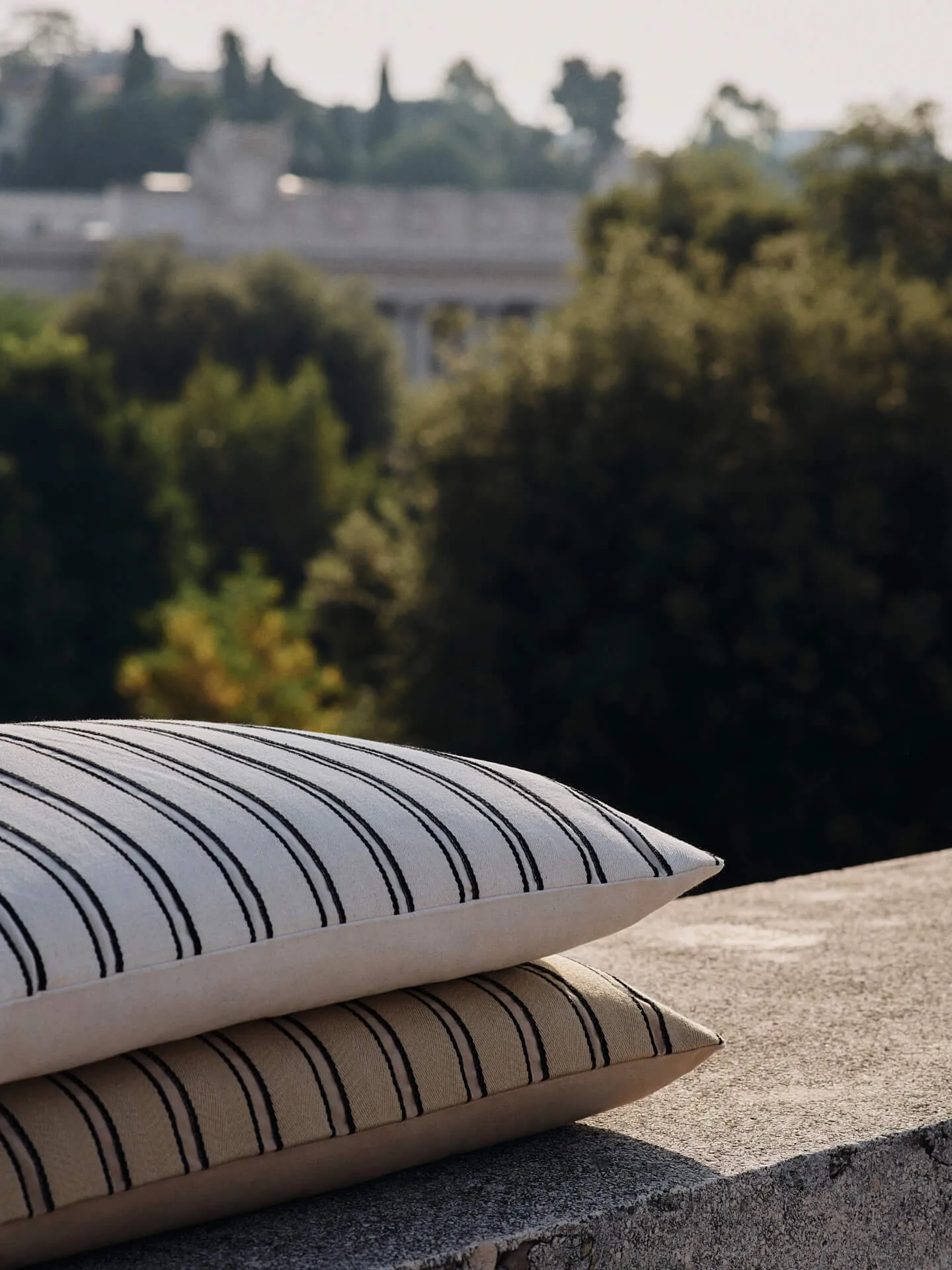 Twill kussenhoes 40x60 cm, Off-white-black Ferm Living