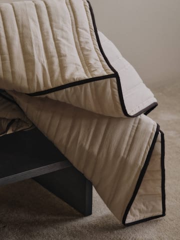 Vari gewatteerde sprei - Natural-dark chocolate, 260x180 cm - Ferm Living