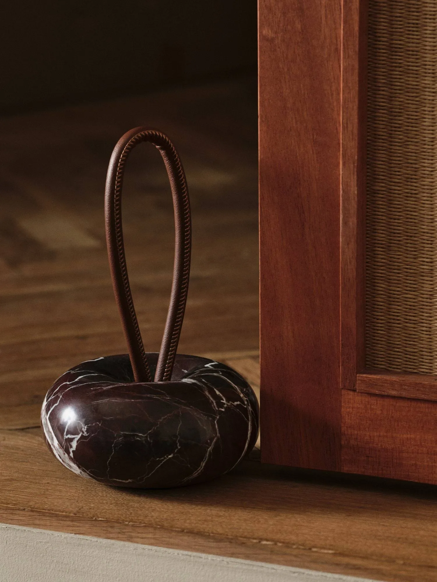 Wa deurstopper, Rosso Levanto marmer, Ø14 cm Ferm Living