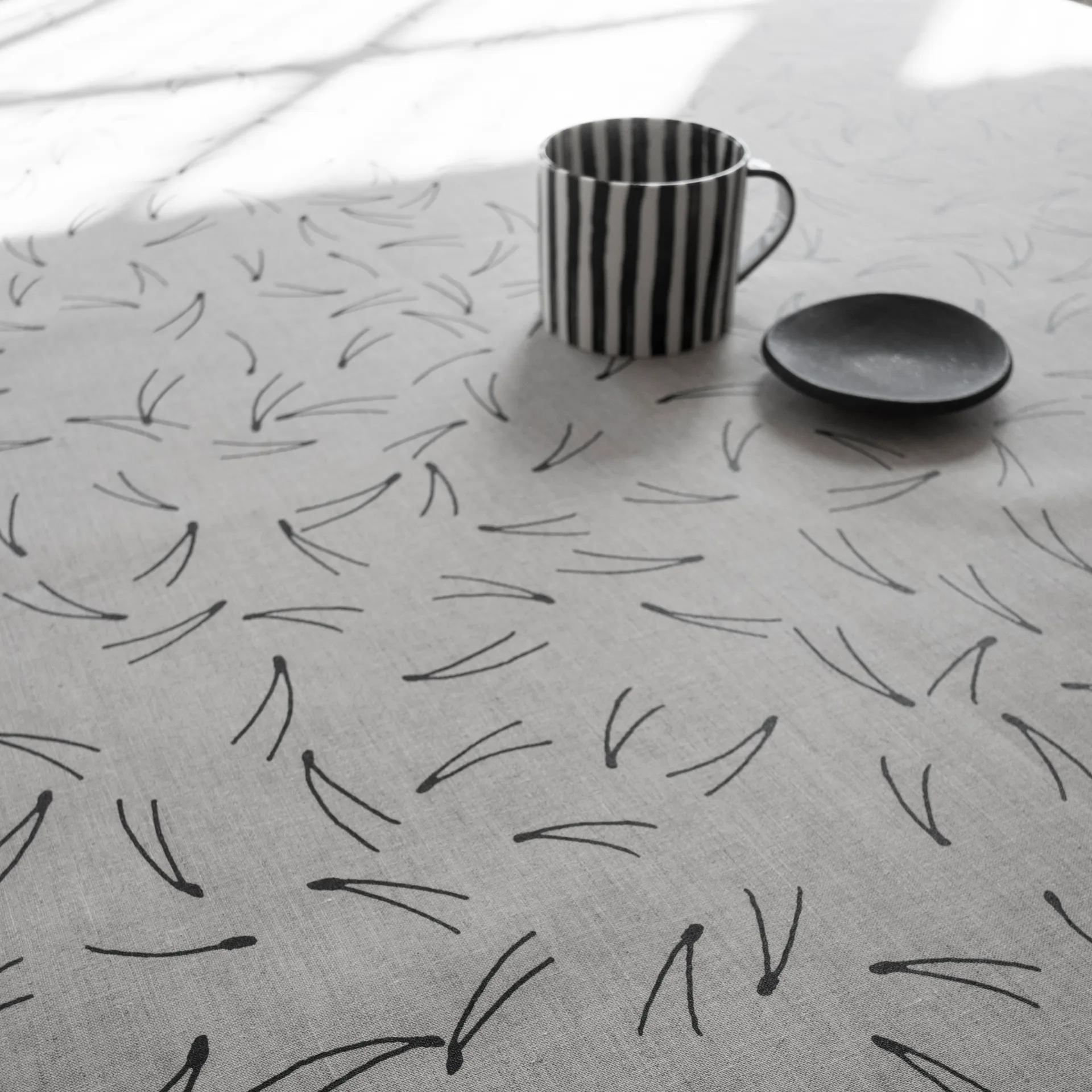 Barr tafelkleed, zwart-naturel Fine Little Day