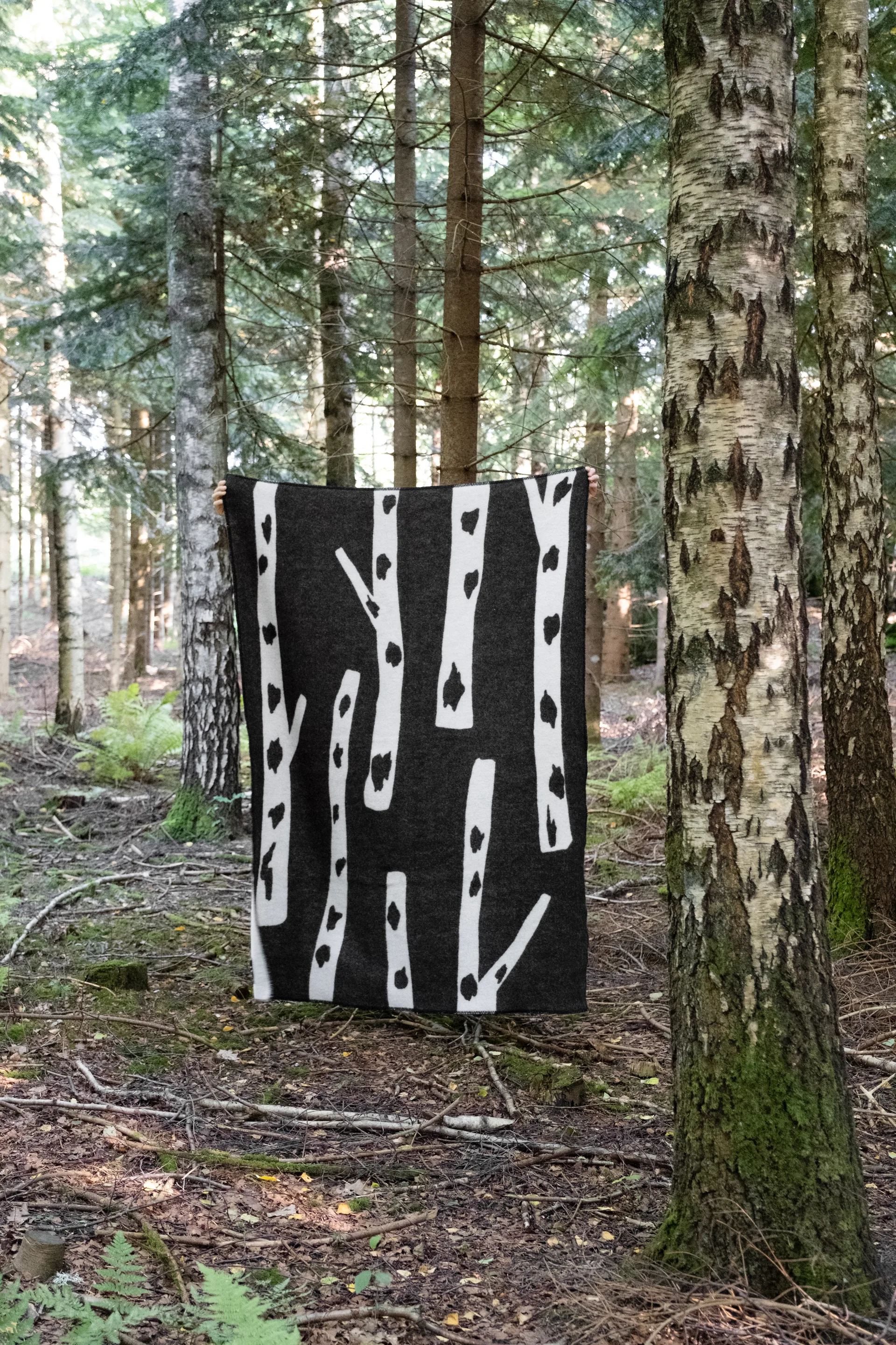 Berken fleece 130x180 cm, Black-white Fine Little Day