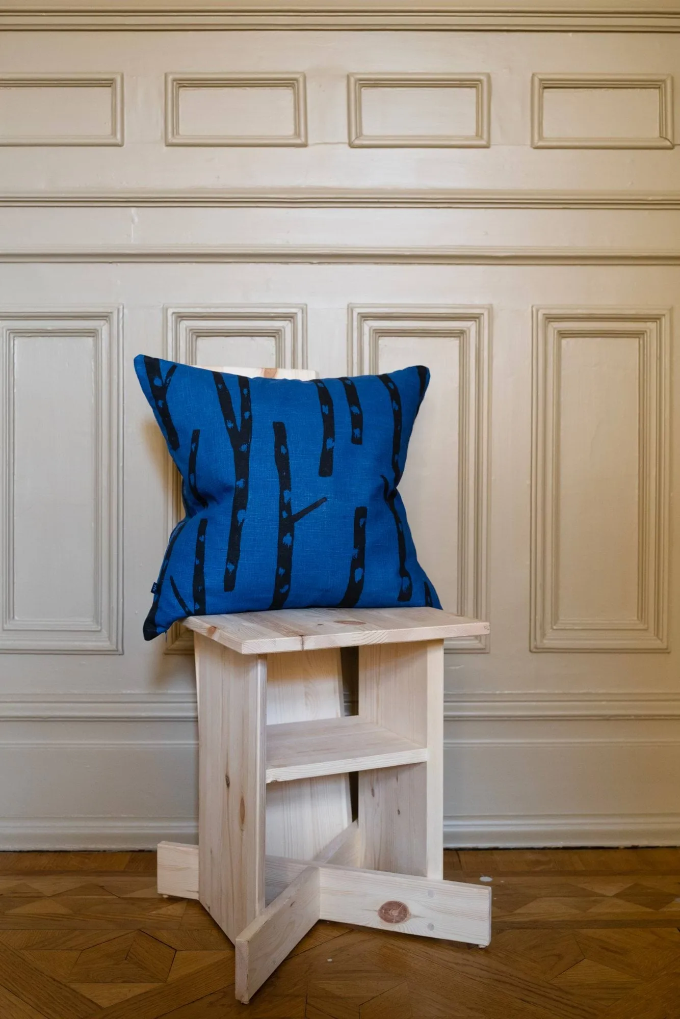 Birch kussenhoes 48x48 cm, Blauw-zwart Fine Little Day