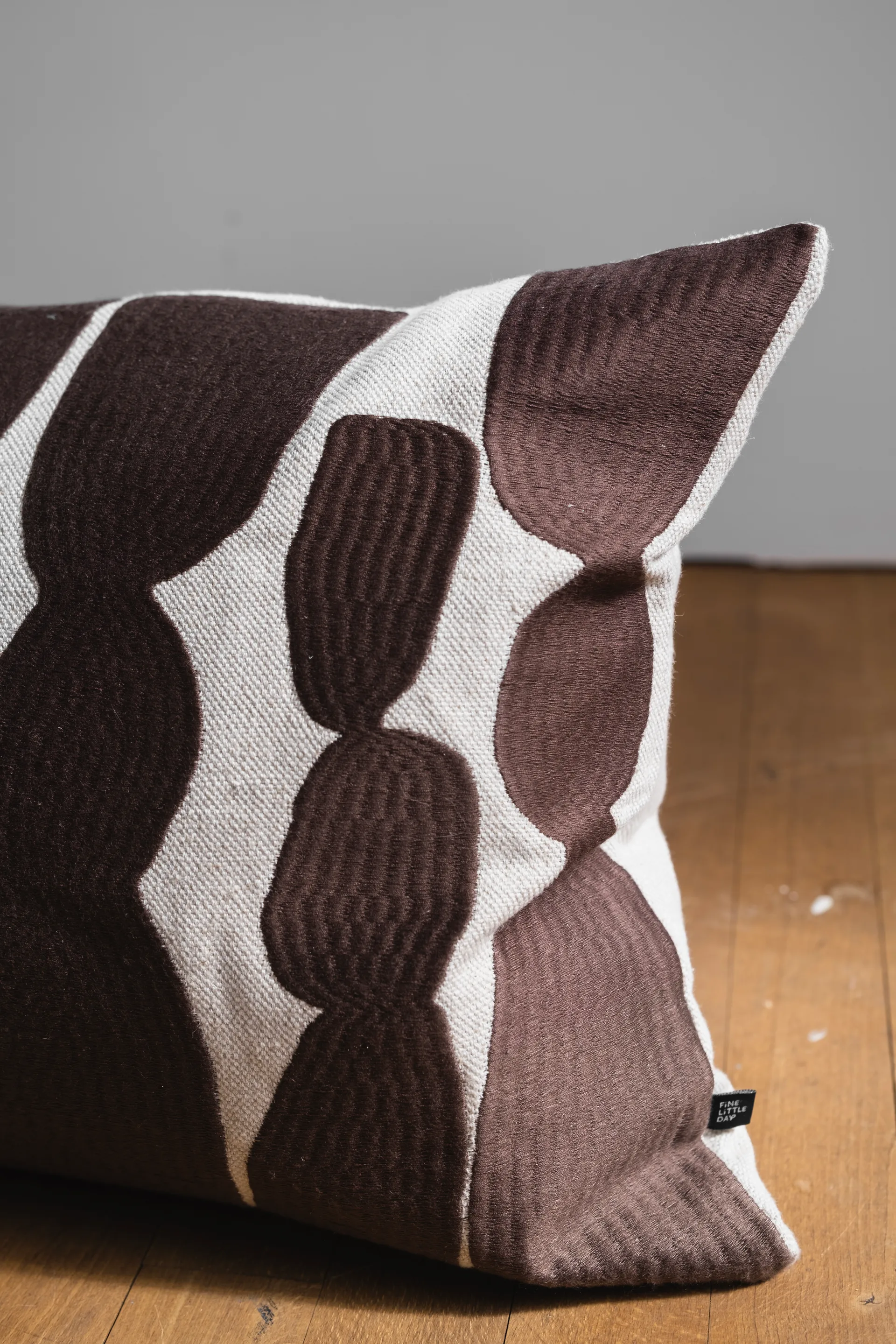 Bowie kussenhoes 38x58 cm, Mocca Fine Little Day