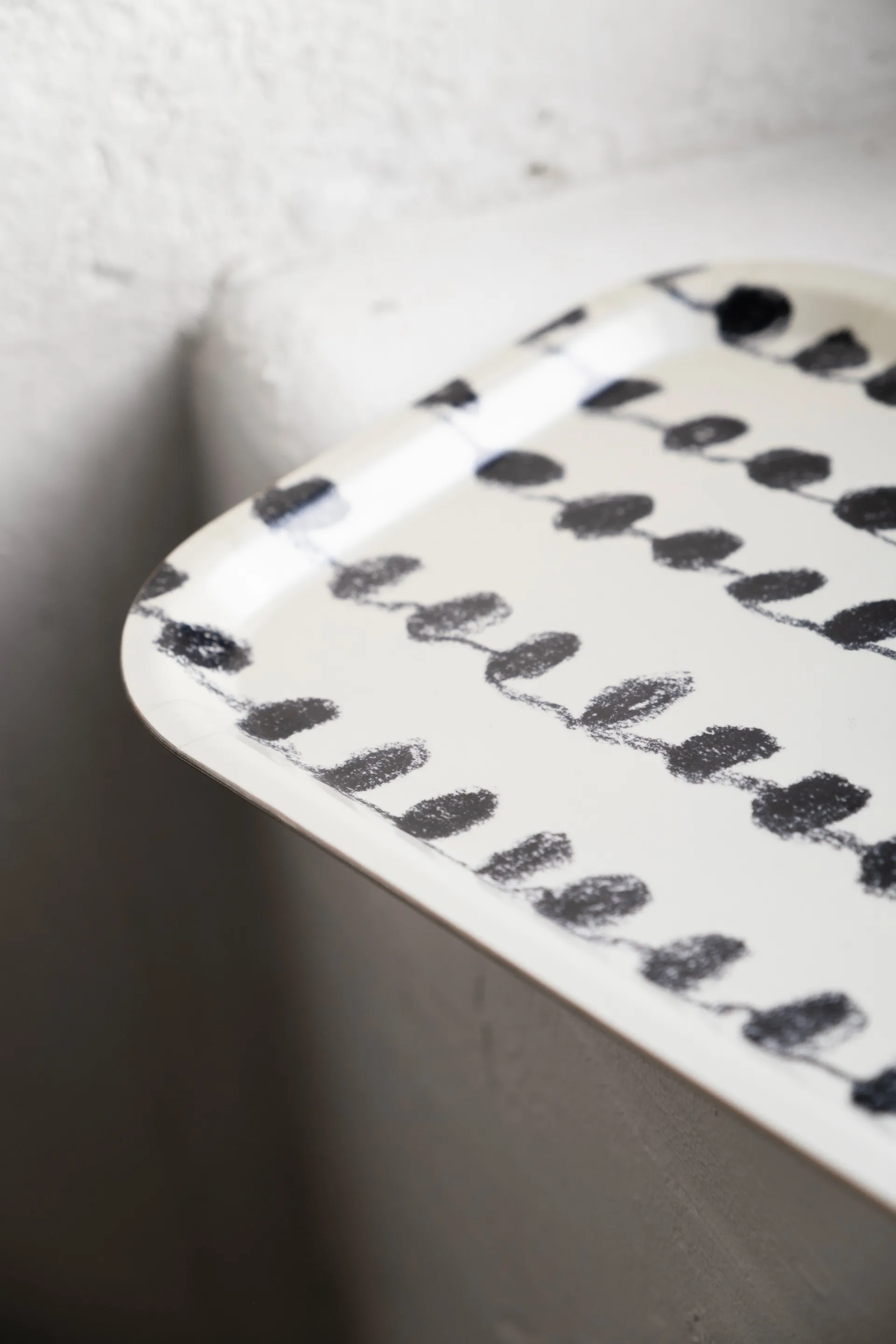 Dot dienblad 22x43 cm, Black-white Fine Little Day