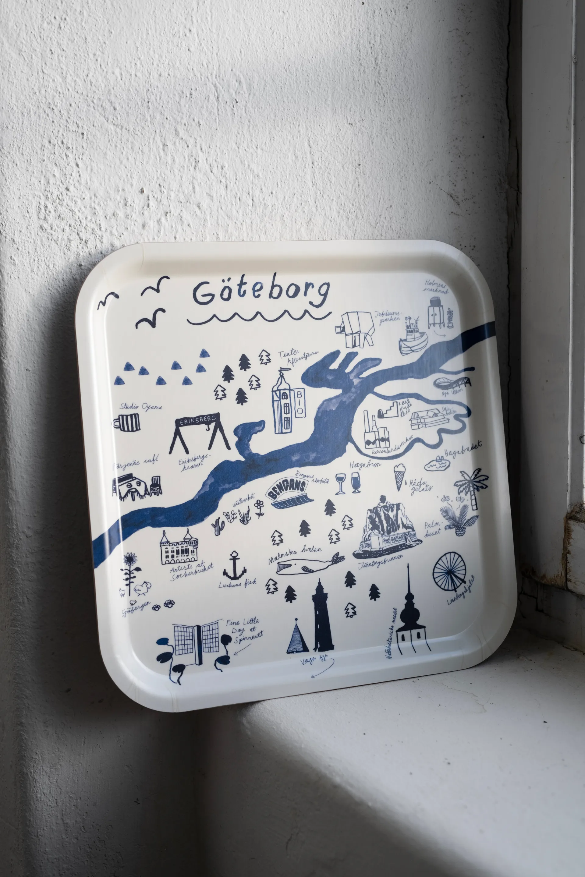 Gothenburg dienblad 32x32 cm, White-Blue Fine Little Day