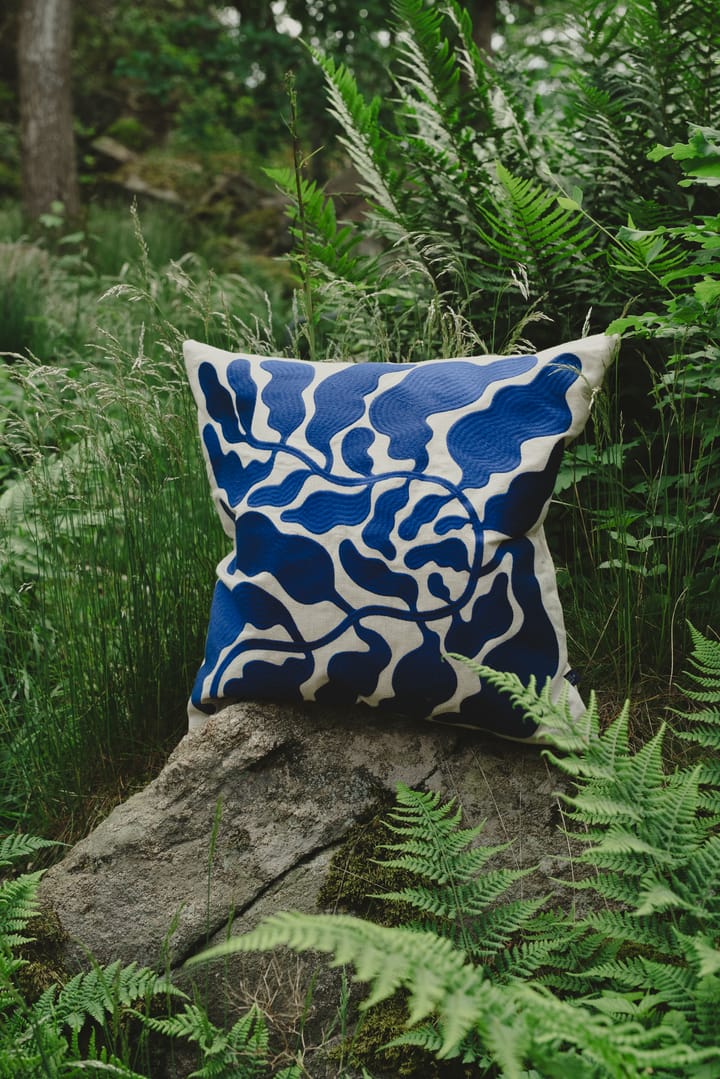Leaves kussenhoes geborduurd 48x48 cm, Blue Fine Little Day