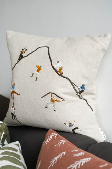 Mountain climbers kussenhoes 48x48 cm - Natuur - Fine Little Day