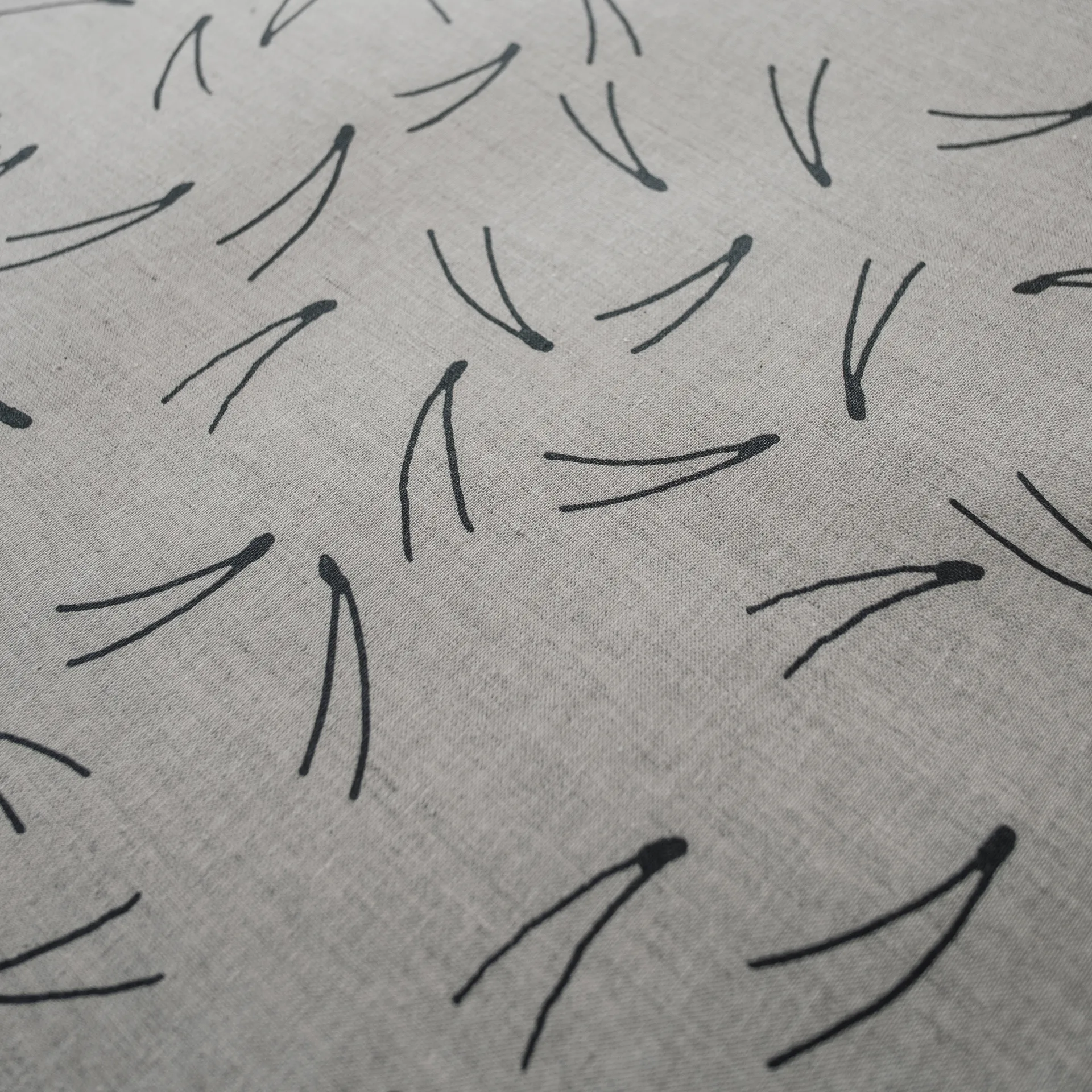 Naald tafelkleed 137x238 cm, Zwart-natuur Fine Little Day