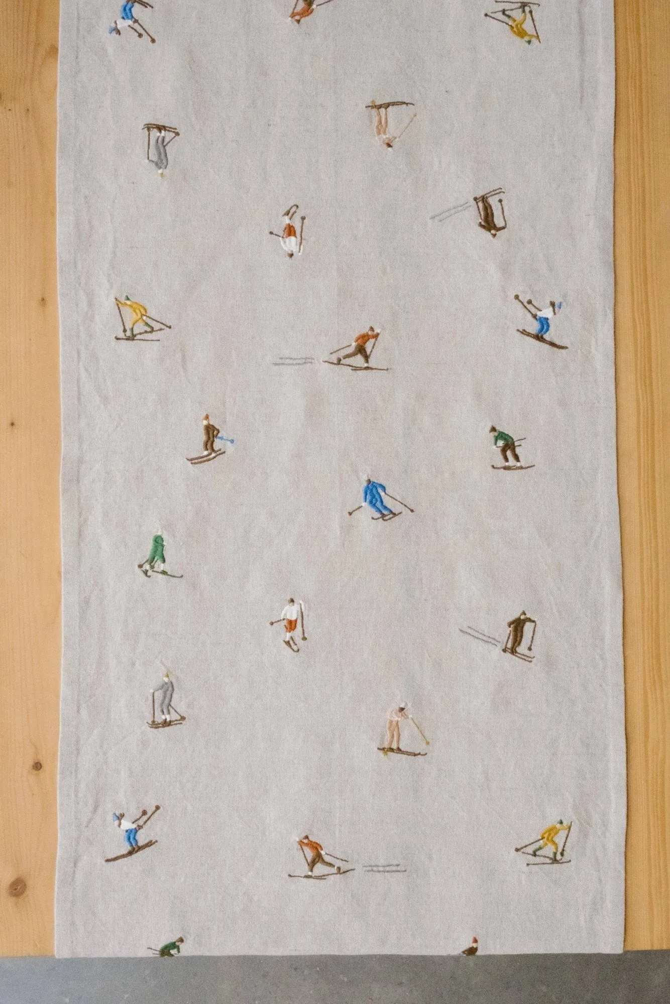 Skiers tafelloper, Natuur, 45x150 cm Fine Little Day