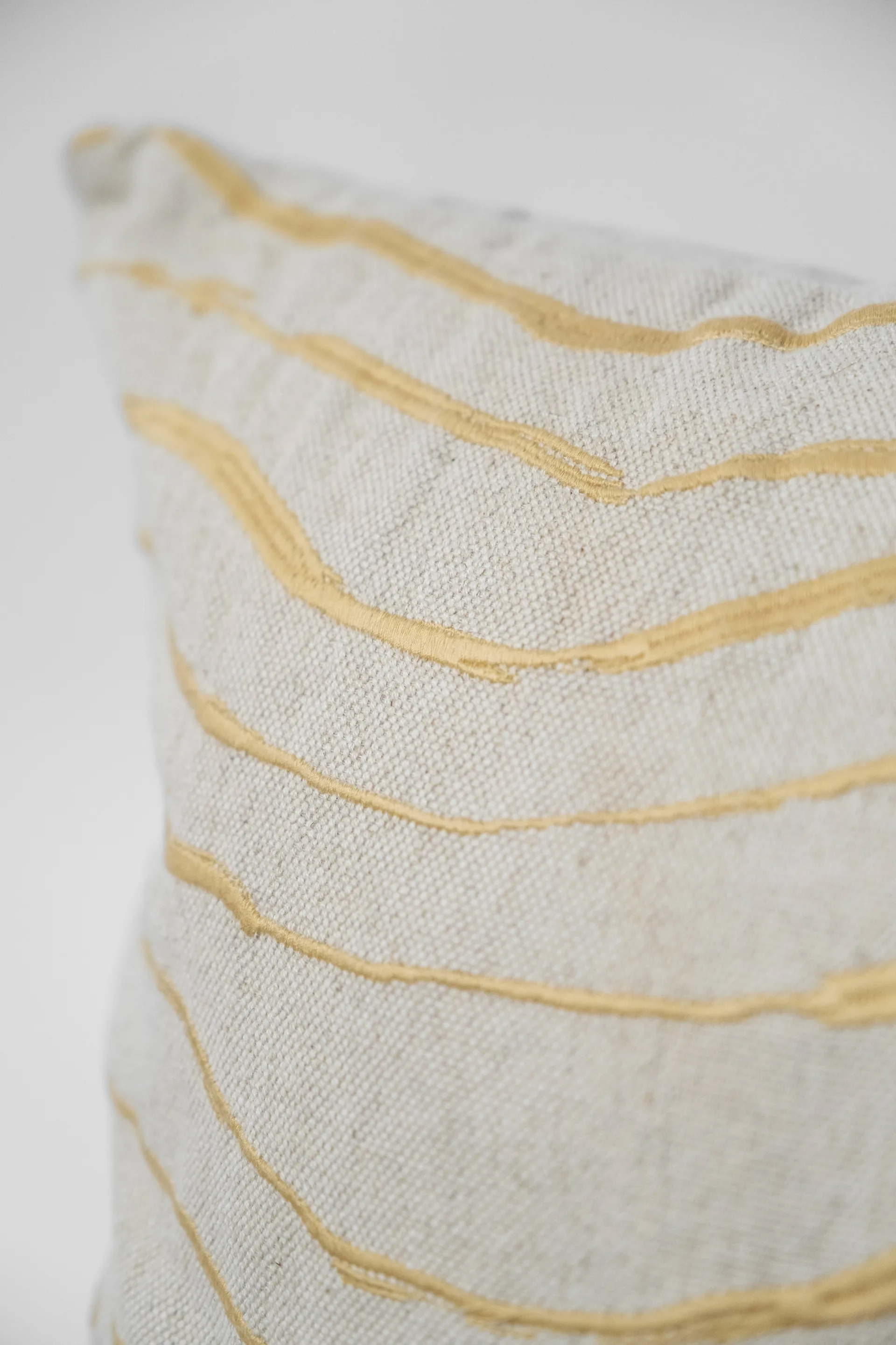 Våg kussenhoes 48x48 cm, Geel Fine Little Day