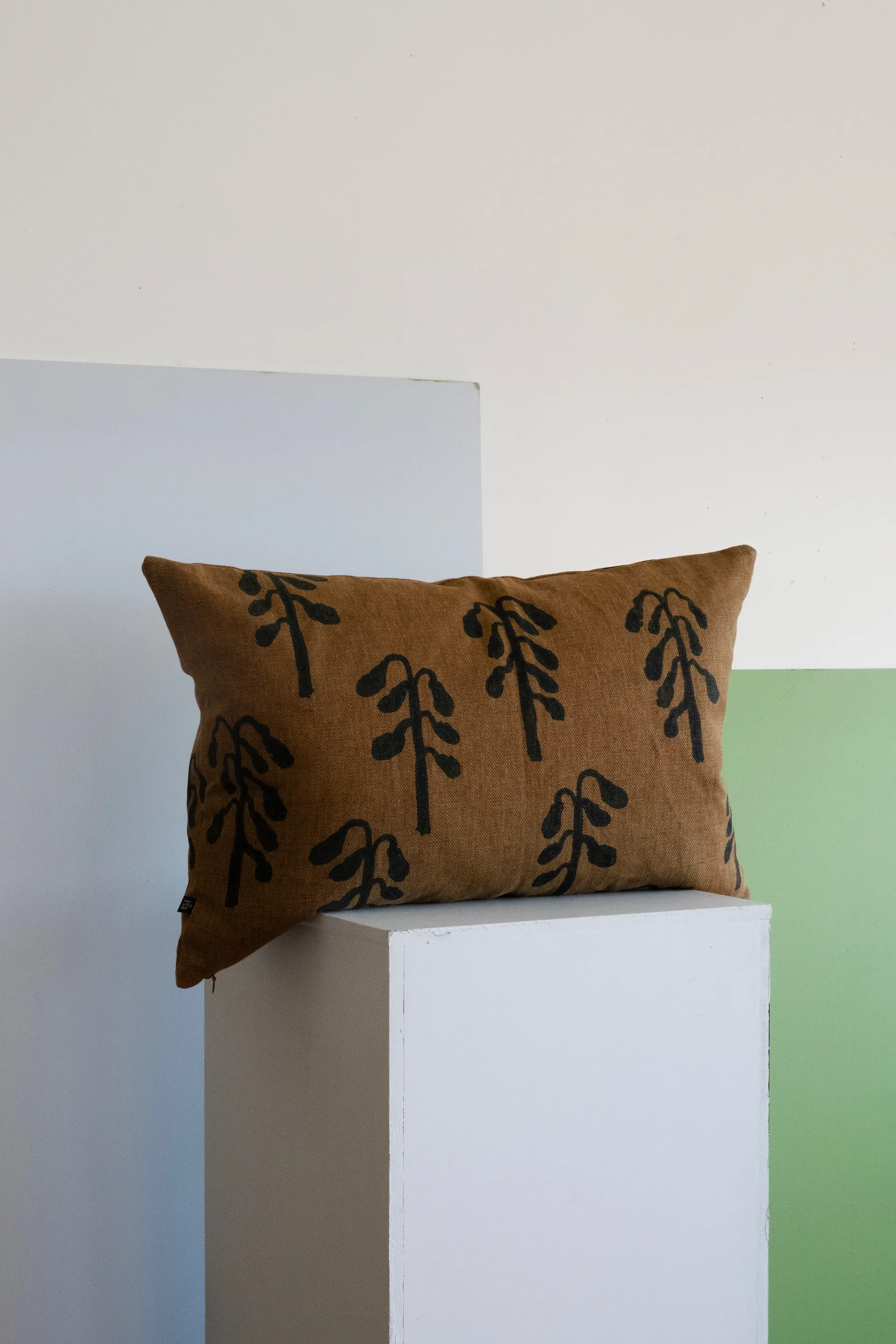 Weeping birch kussensloop 38x58 cm, Brown Fine Little Day