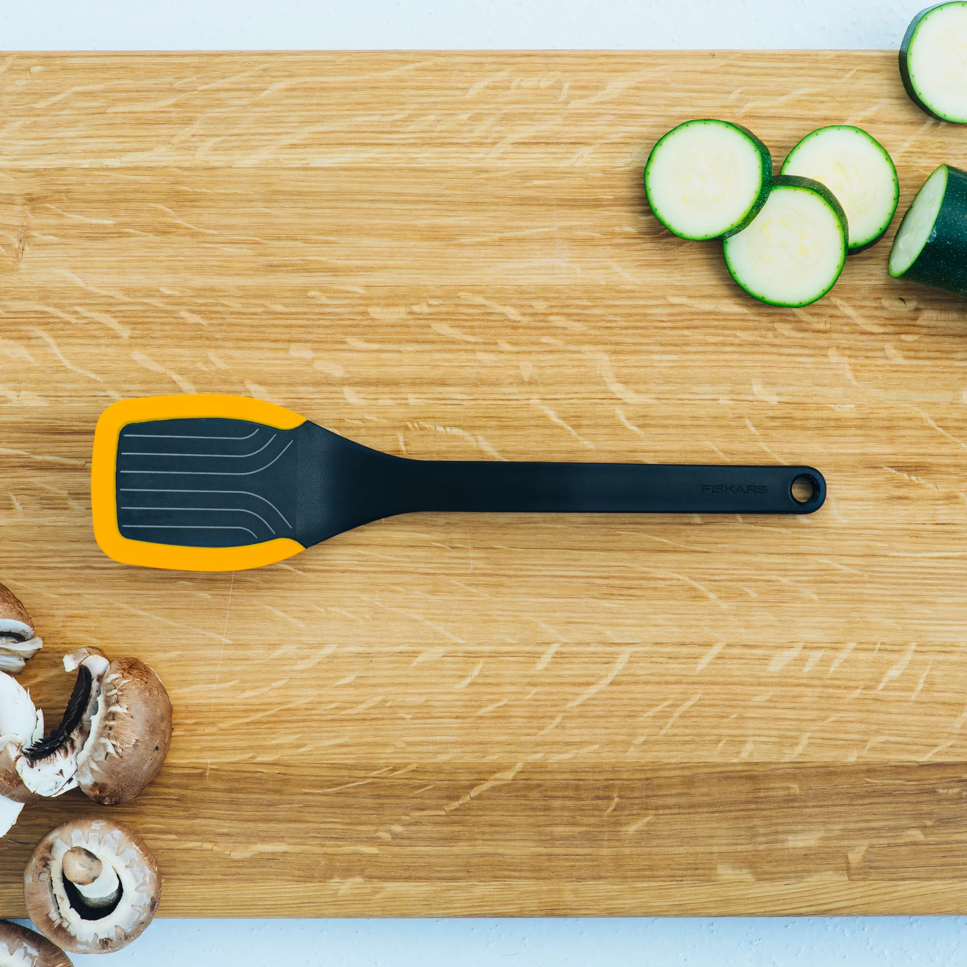 Functional Form bakspatel 29 cm, Zwart Fiskars