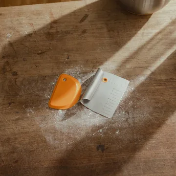 Functional Form deegschraper - Metaal-siliconen, 2 delen - Fiskars