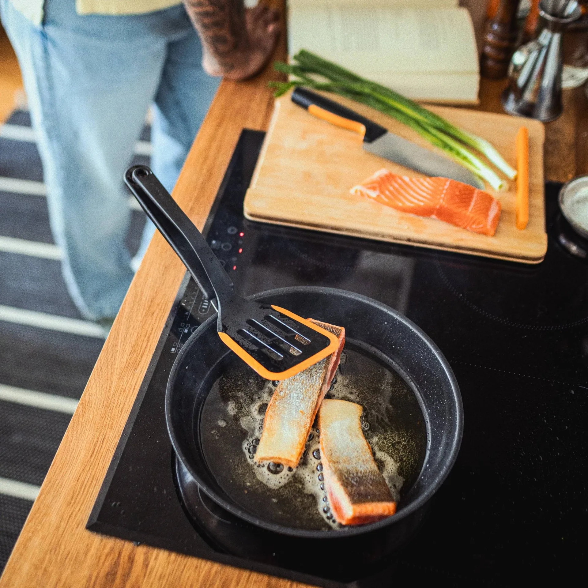 Functional Form spatel, Zwart-oranje, 36,2 cm Fiskars