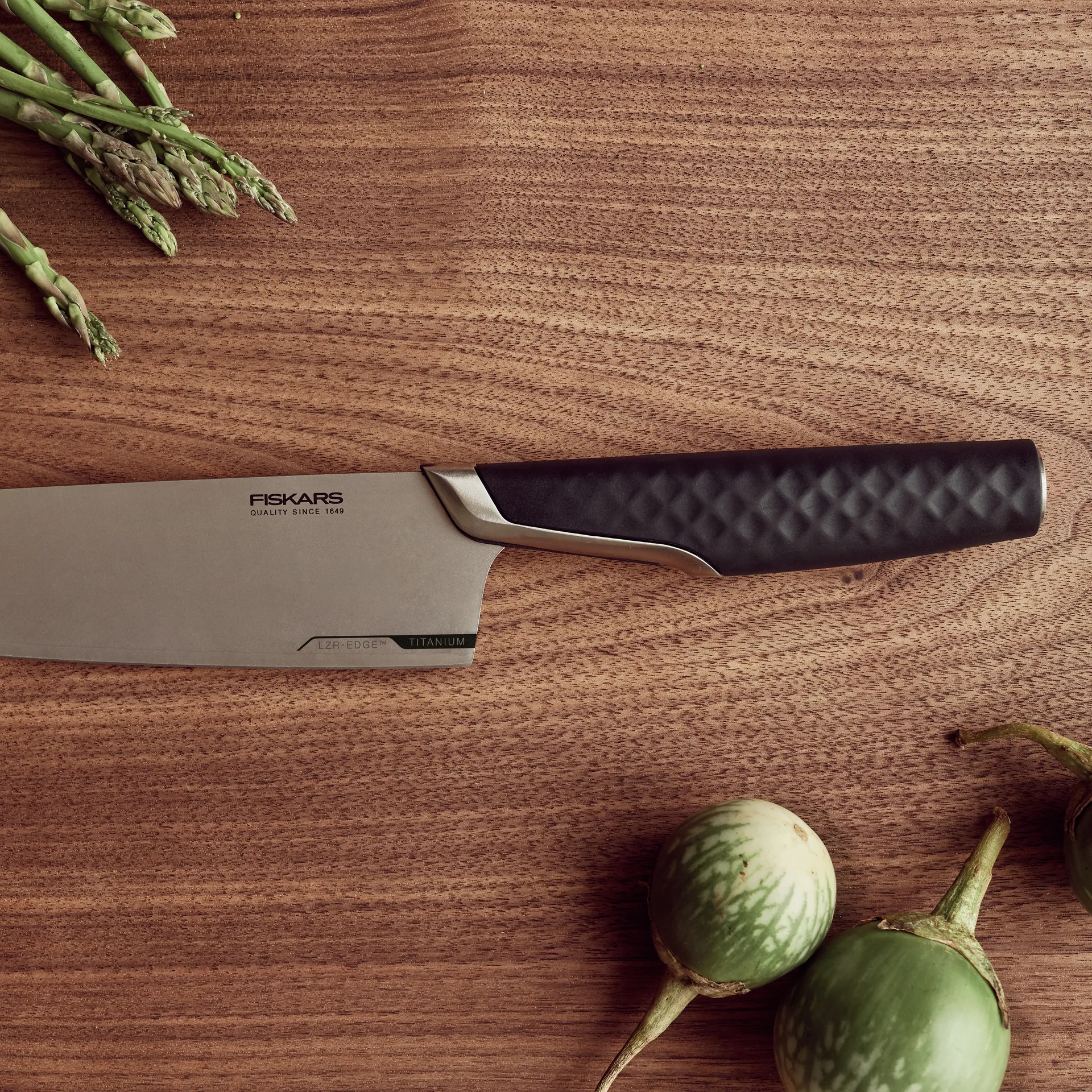 Titanium koksmes 20 cm, Zwart Fiskars