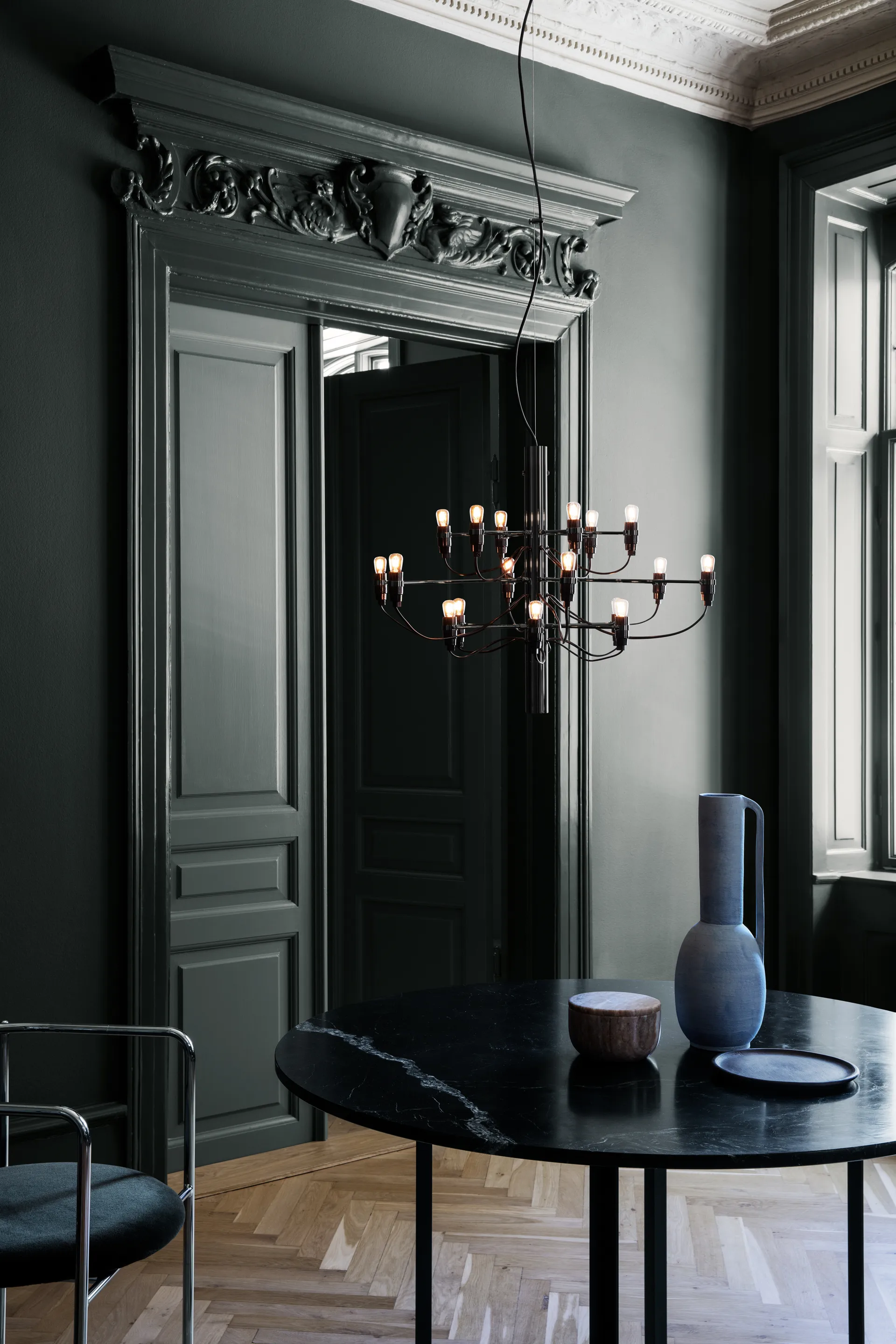 2097 Sarfatti kroonluchter LED, Matzwart 18 lampen Flos