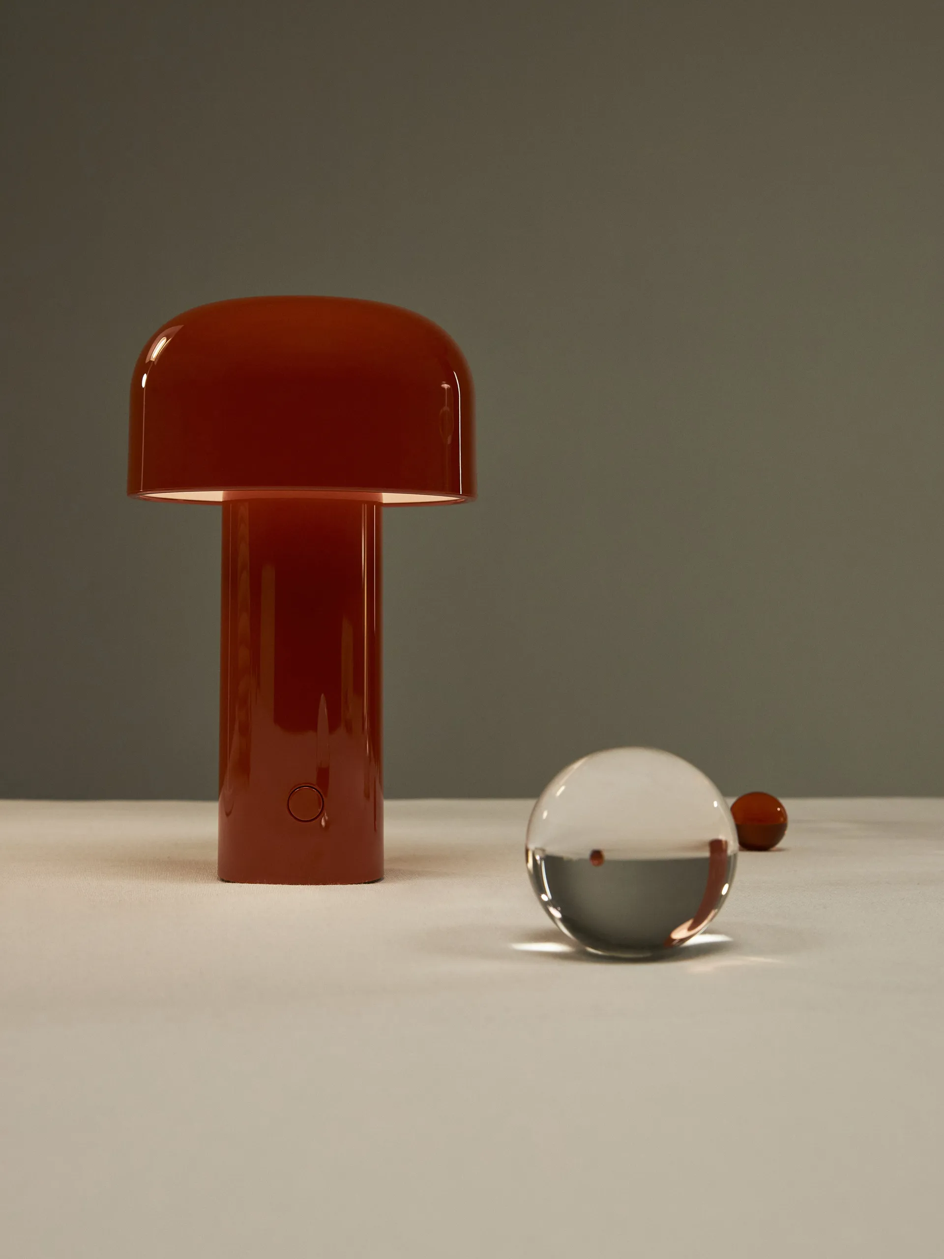 Bellhop portabele tafellamp, Brick red, IP54 (inom/utomhus) Flos