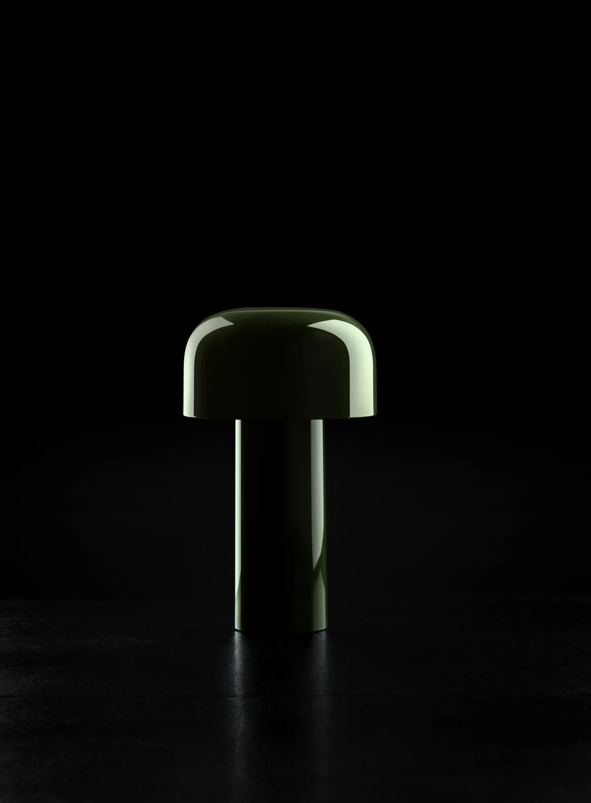 Bellhop portabele tafellamp, Glossy green, IP54 (inom/utomhus) Flos
