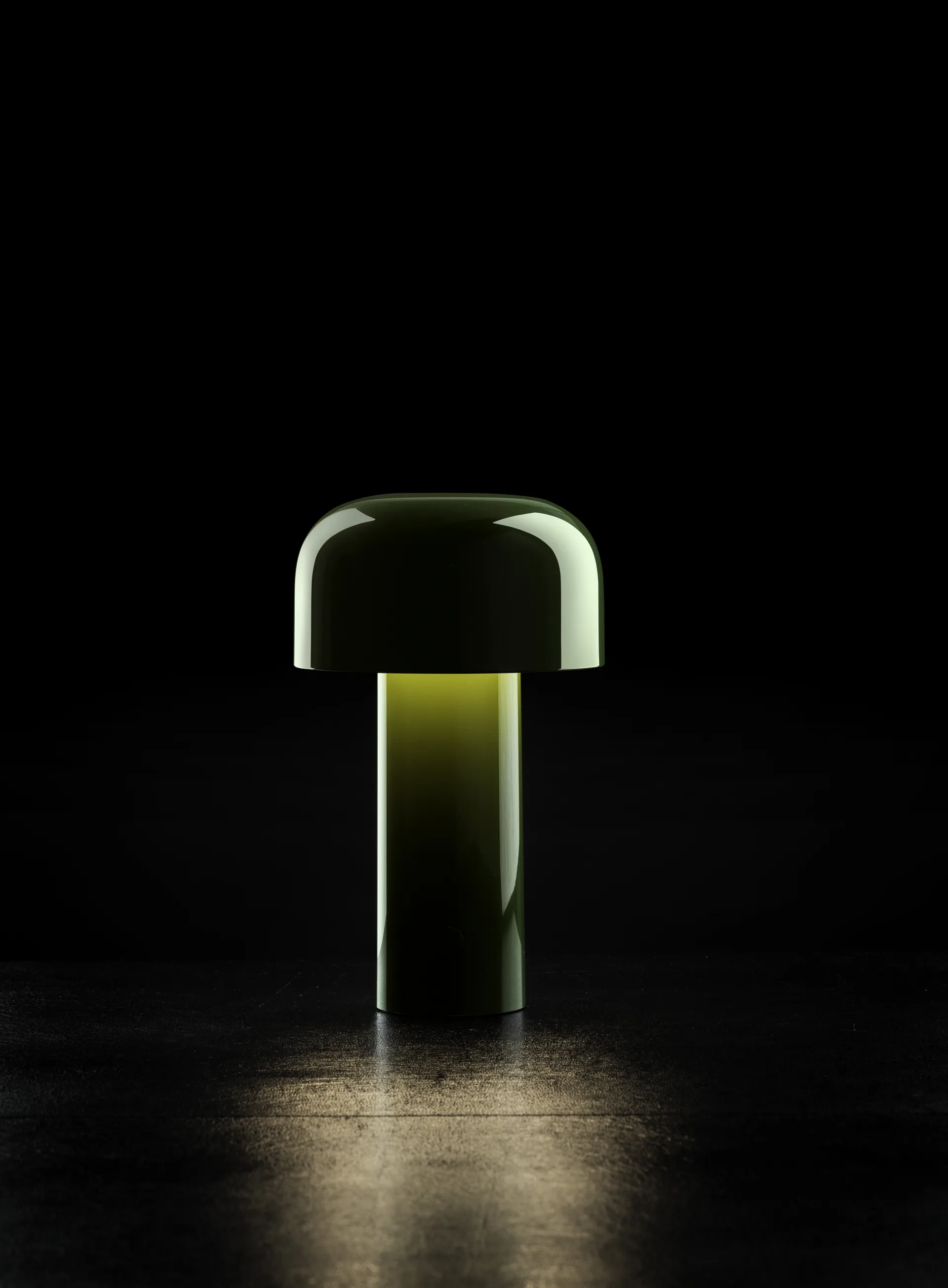 Bellhop portabele tafellamp, Glossy green, IP54 (inom/utomhus) Flos