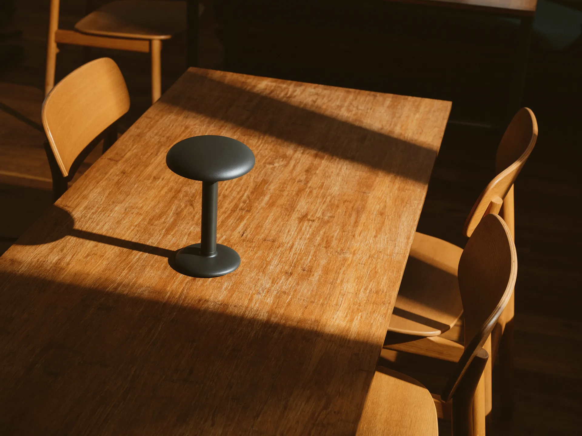 Gustave Residential portabele tafellamp, Matte anthracite Flos