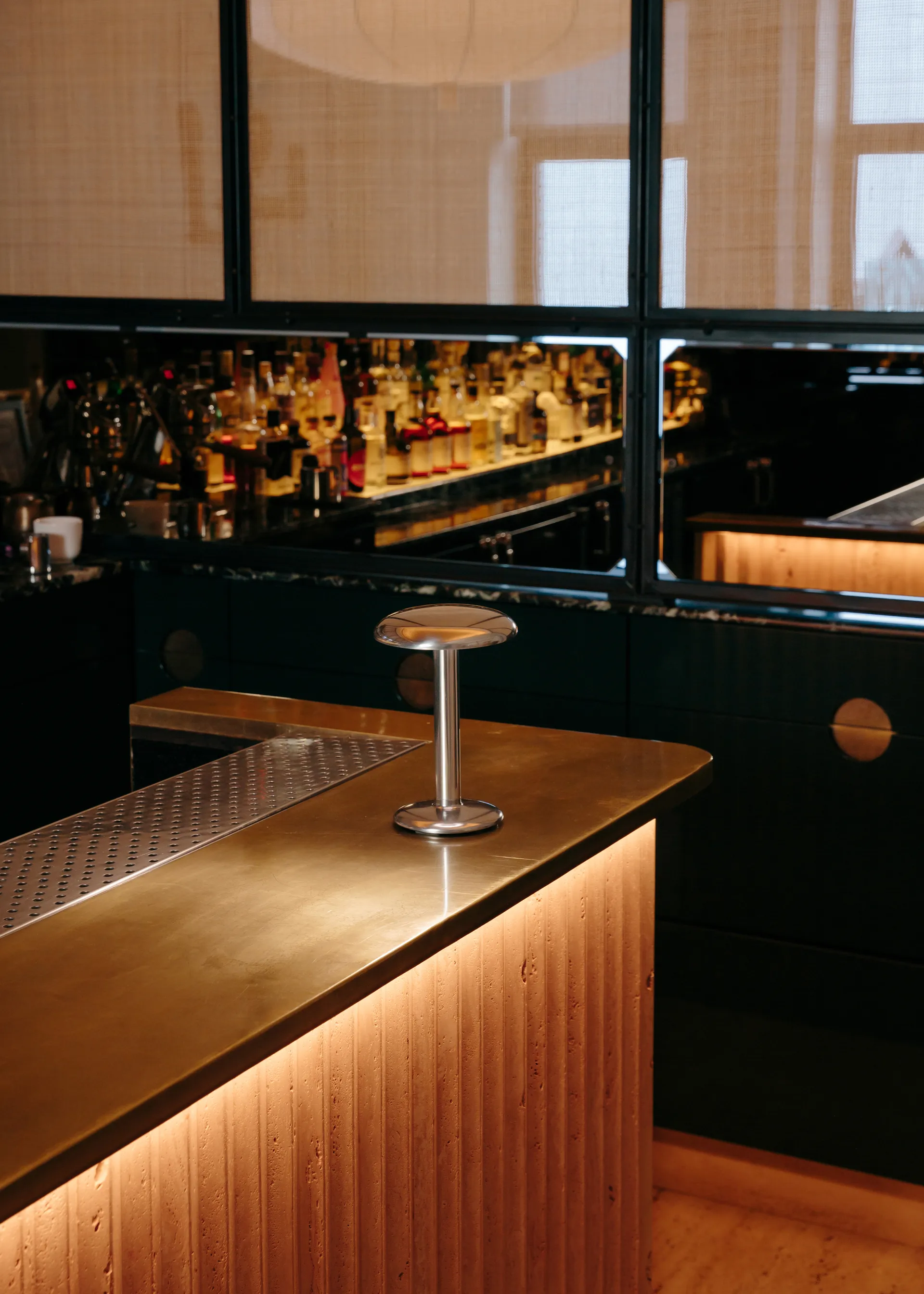 Gustave Residential portabele tafellamp, Polished silver Flos