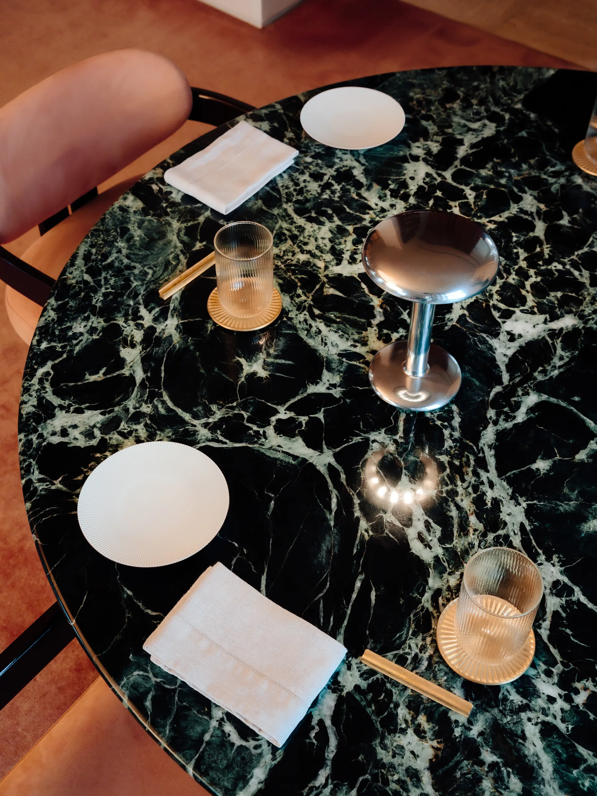 Gustave Residential portabele tafellamp, Polished silver Flos