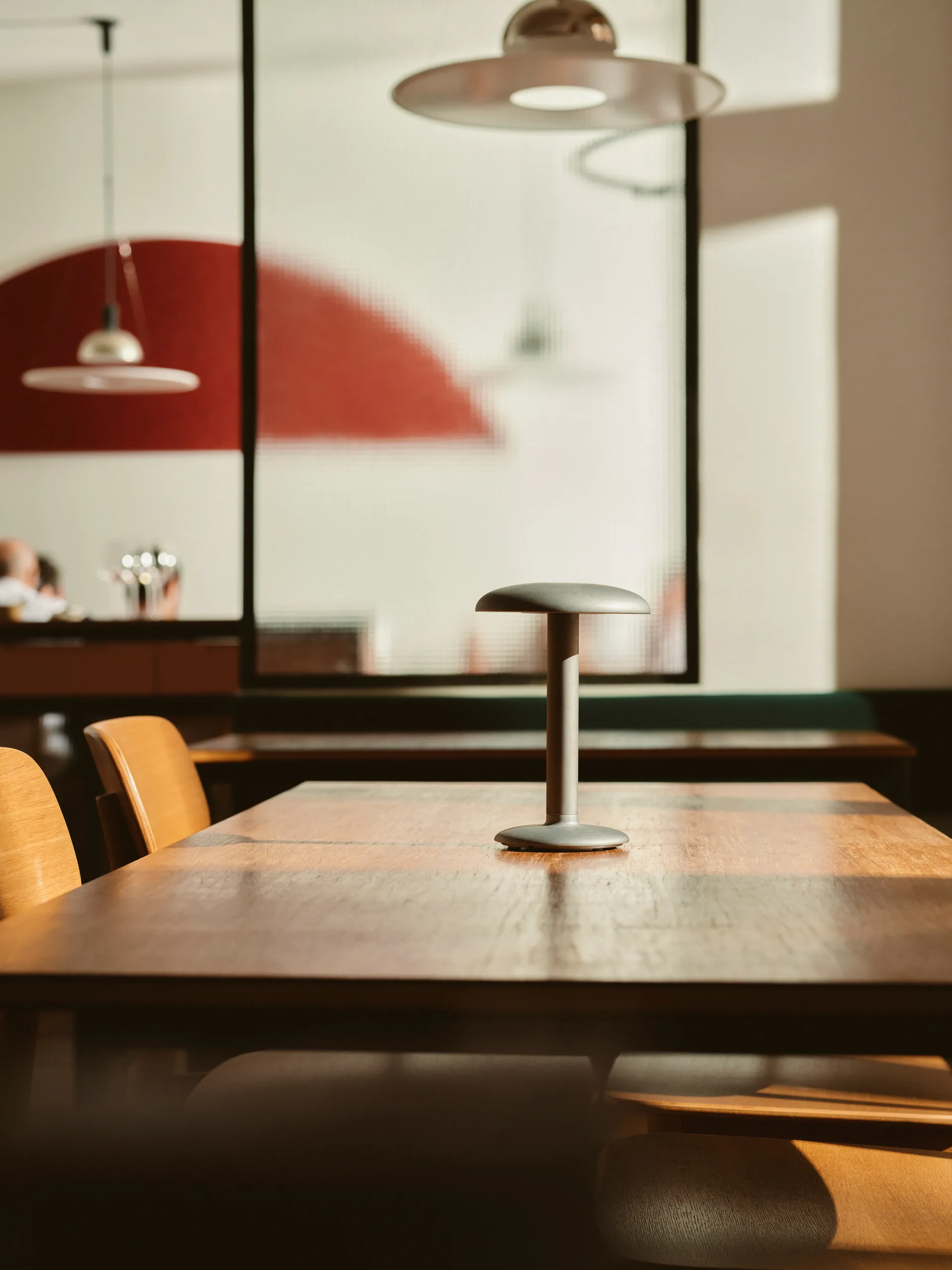 Gustave Residential portabele tafellamp, Raw aluminium Flos