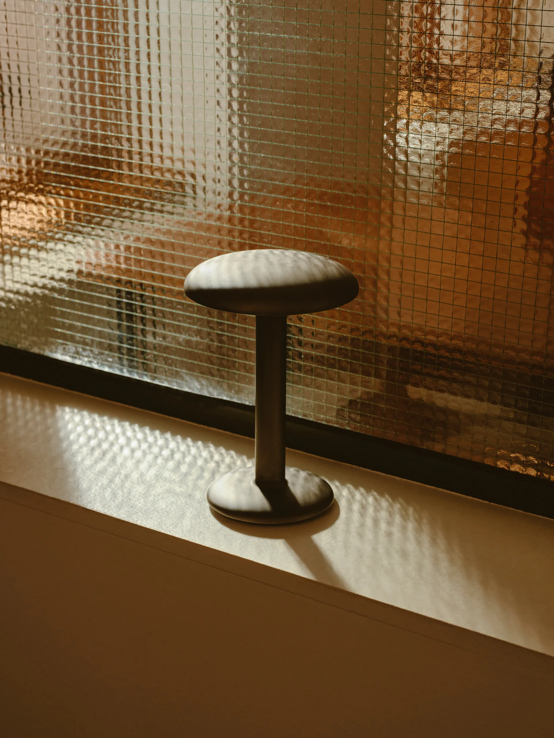 Gustave Residential portabele tafellamp, Raw aluminium Flos