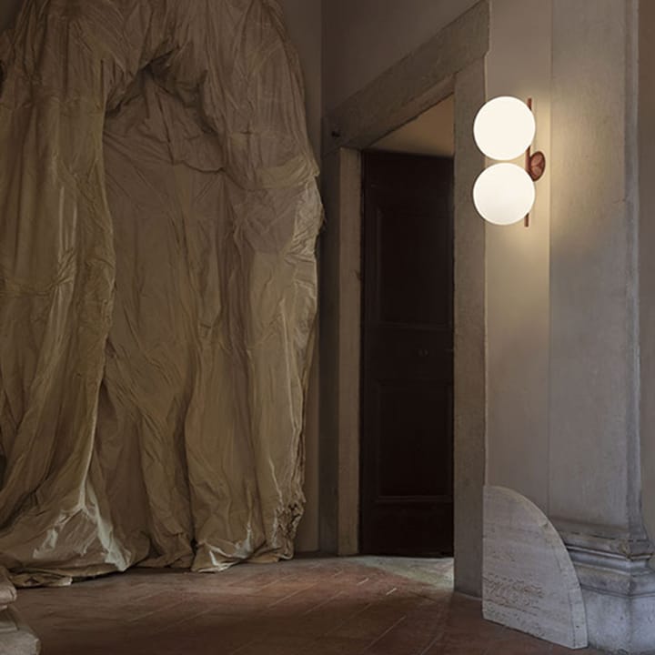 IC lights C/W1 Double muurlamp, Geborsteld messing-opaal Flos