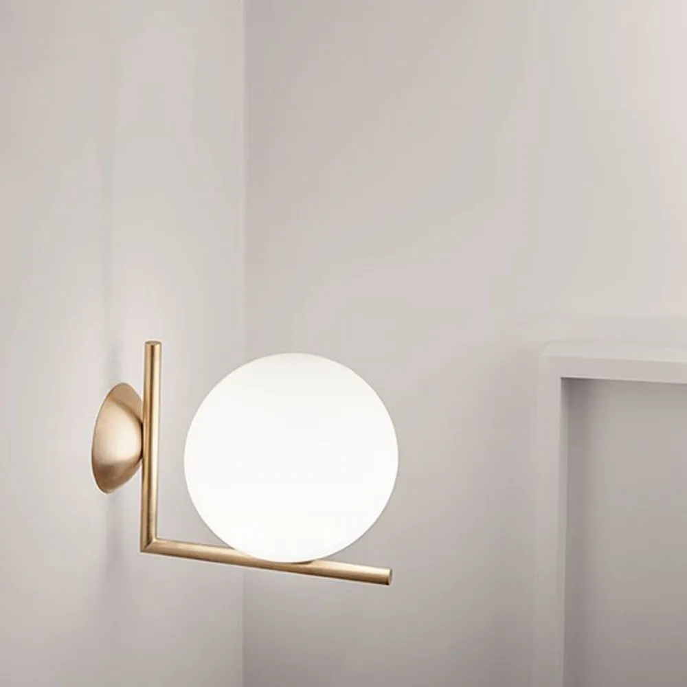 IC lights C/W2 muurlamp, Zwart-opaal Flos
