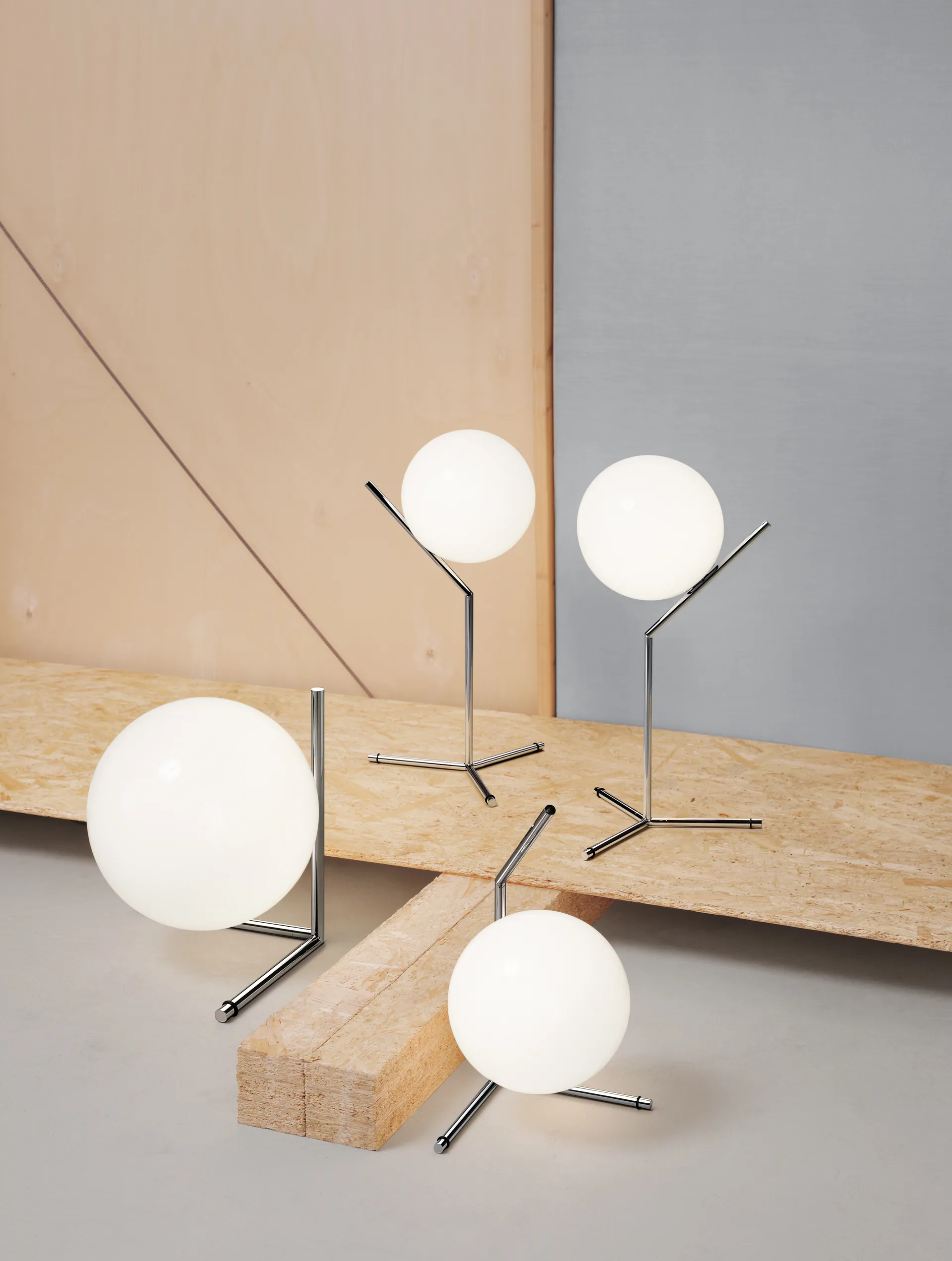 IC lights T1 high tafellamp, Chroom-opaal Flos