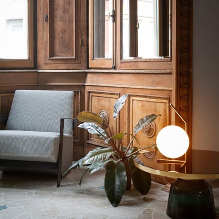 IC lights T1 low tafellamp, Zwart-opaal Flos
