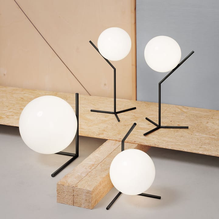IC lights T1 low tafellamp, Zwart-opaal Flos