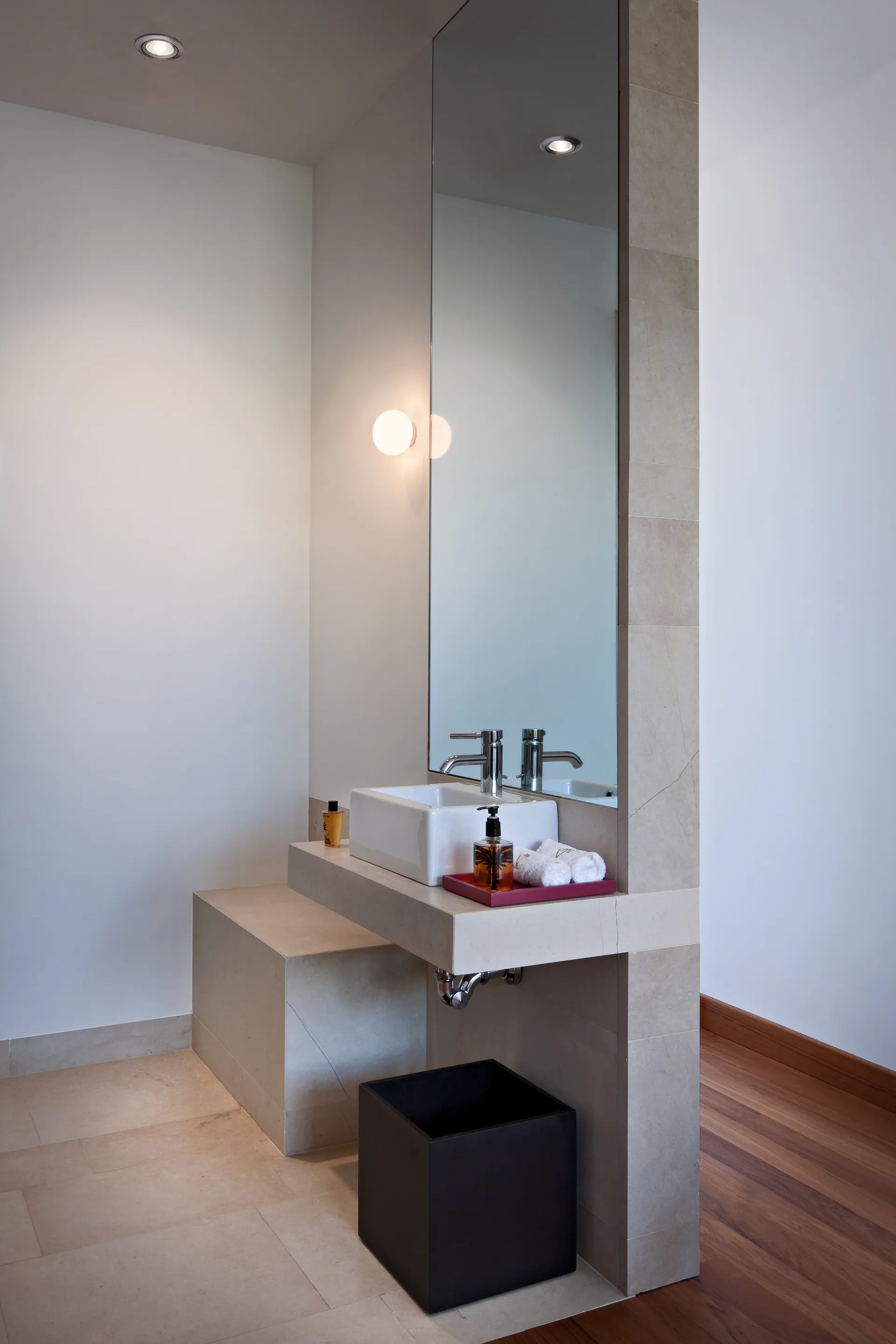 Mini Glo-Ball CW wand- en hanglamp spiegelbevestiging, Wit Flos