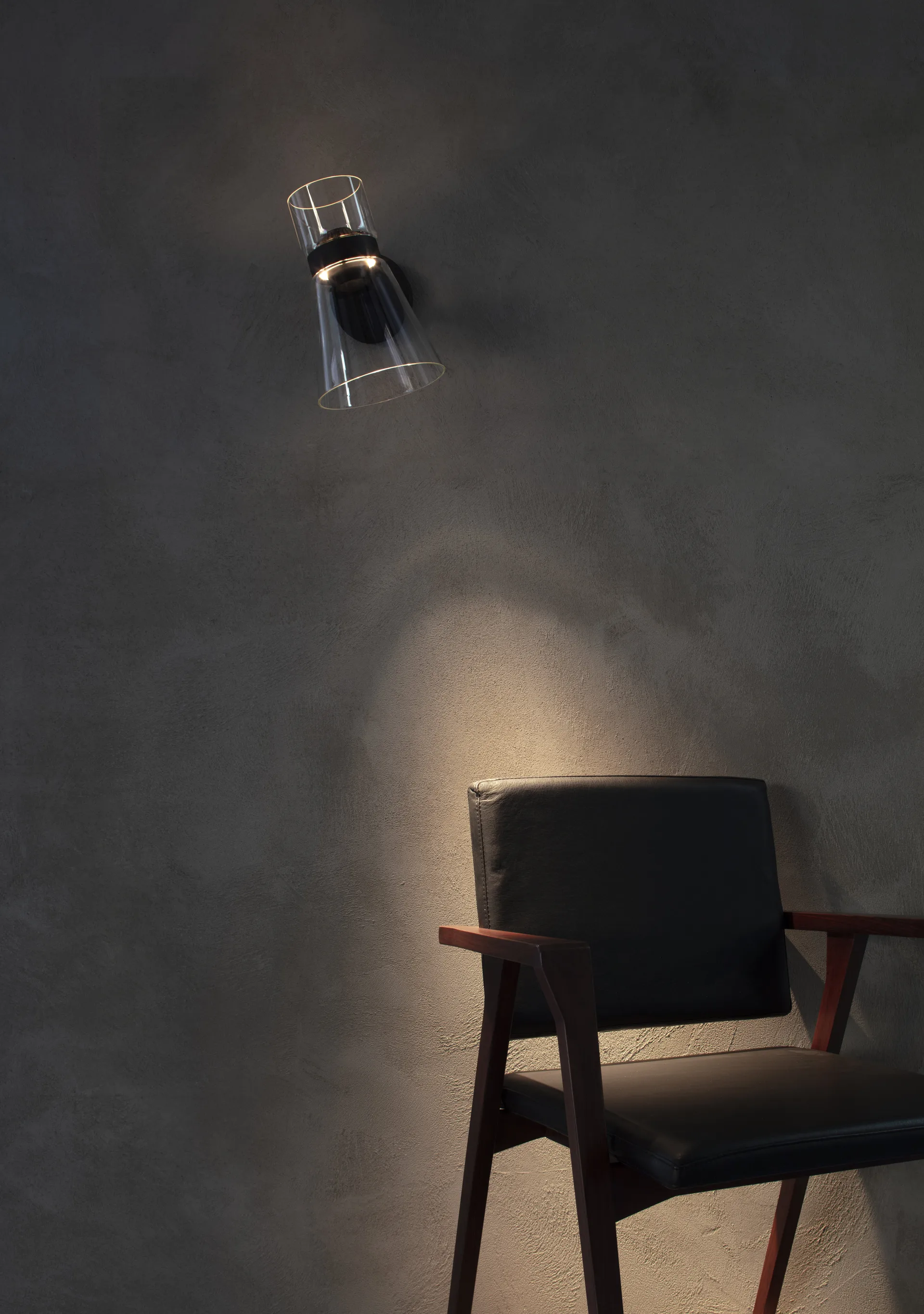Nocturne Cone wandlamp - zwart,  Flos