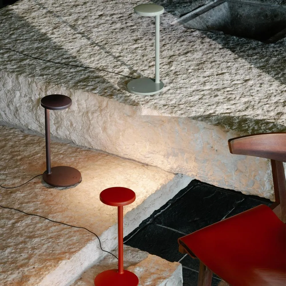 Oblique tafellamp, Salie Flos