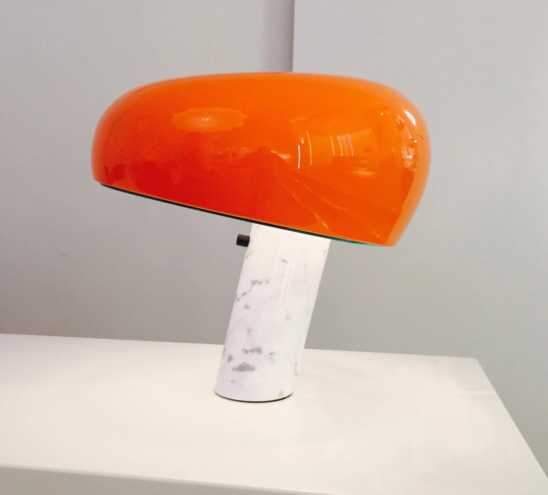 Snoopy tafellamp, Oranje Flos