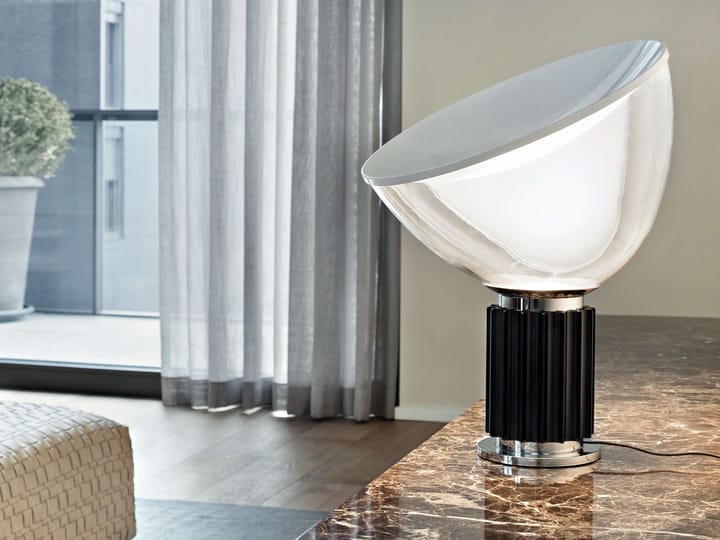 Taccia PMMA tafellamp, Zwart, LED Flos