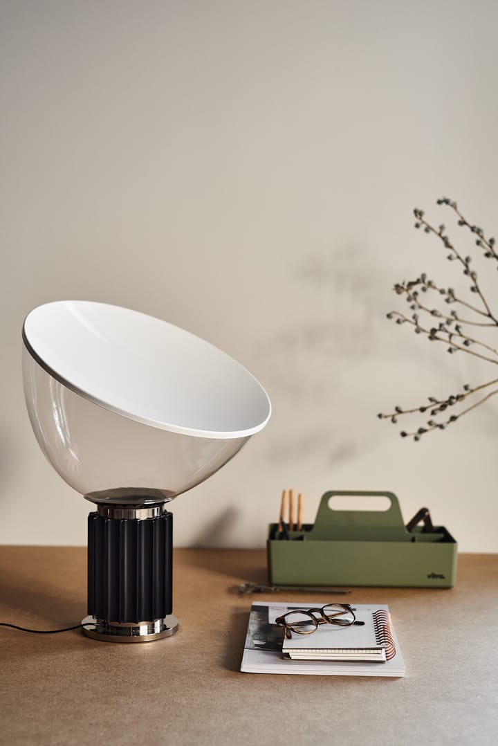 Taccia Small tafellamp LED 48,5 cm, Zwart-glazen kap Flos