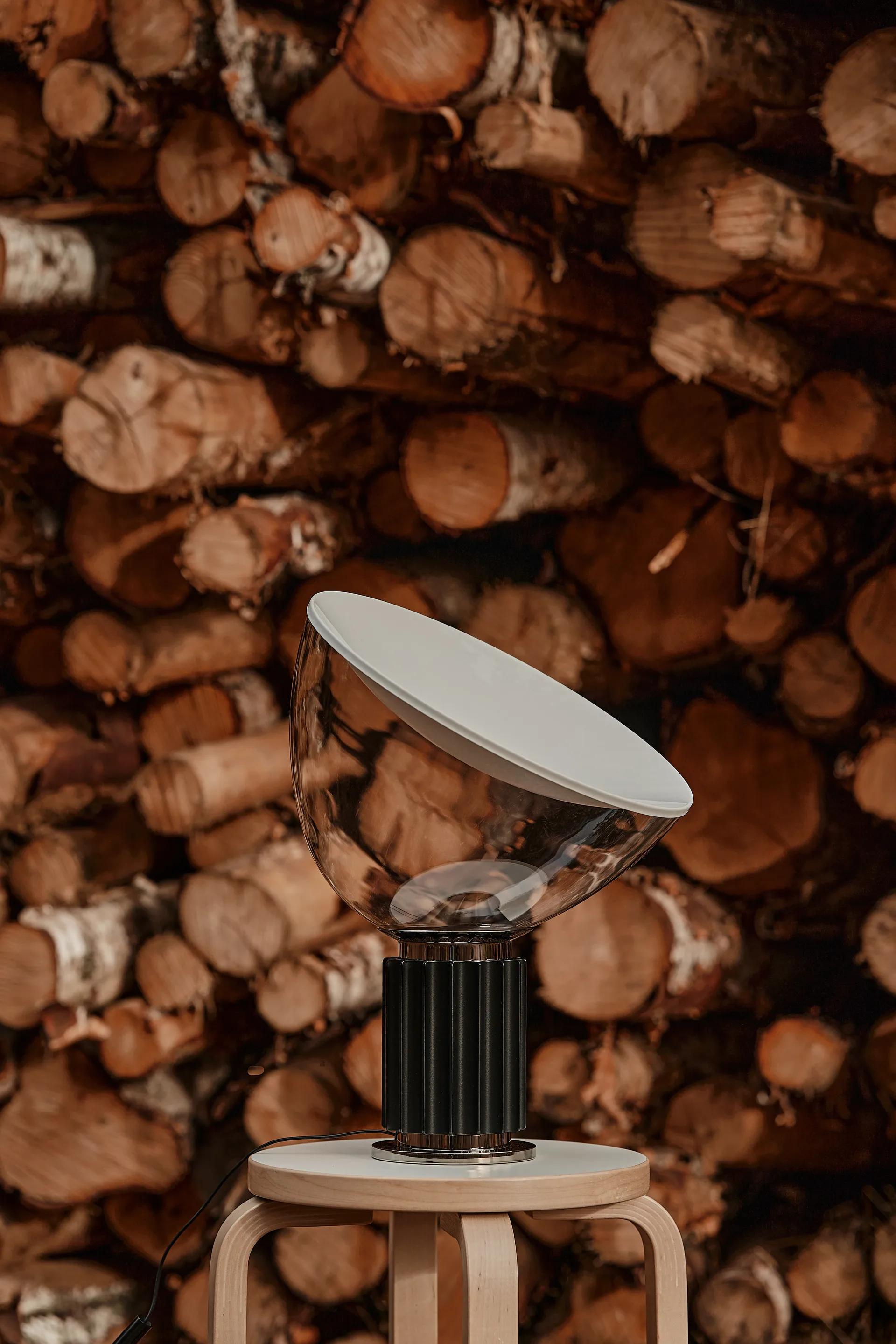 Taccia Small tafellamp LED 48,5 cm, Zwart-glazen kap Flos